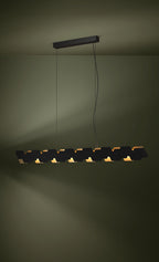 Lámpara colgante Auria lineal, ambiente iluminado