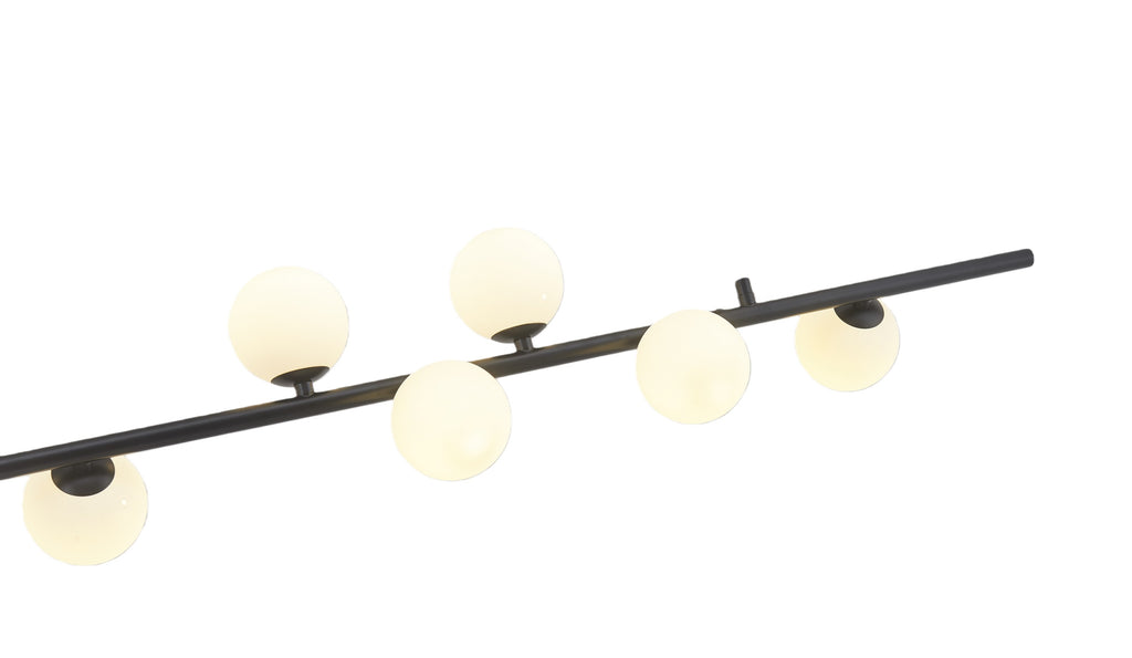 Detalle de la barra negra y las esferas opalinas de la lámpara colgante Ágata